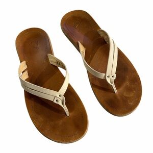 OluKai Kapehe Luana Women‎ Sz 8 Tapa Sahara Tan Cream Full Grain Leather Sandals